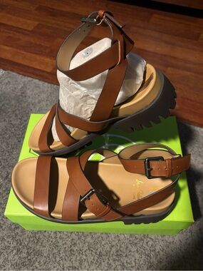Sam Edelman Tan Brown Strappy Lug-Sole Sandals**Brand New In Box**